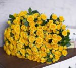 Букет кустовых роз желтые 40 см