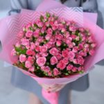Букет кустовых роз розовые 60 см