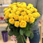 Розы (70 см) желтые Эквадор